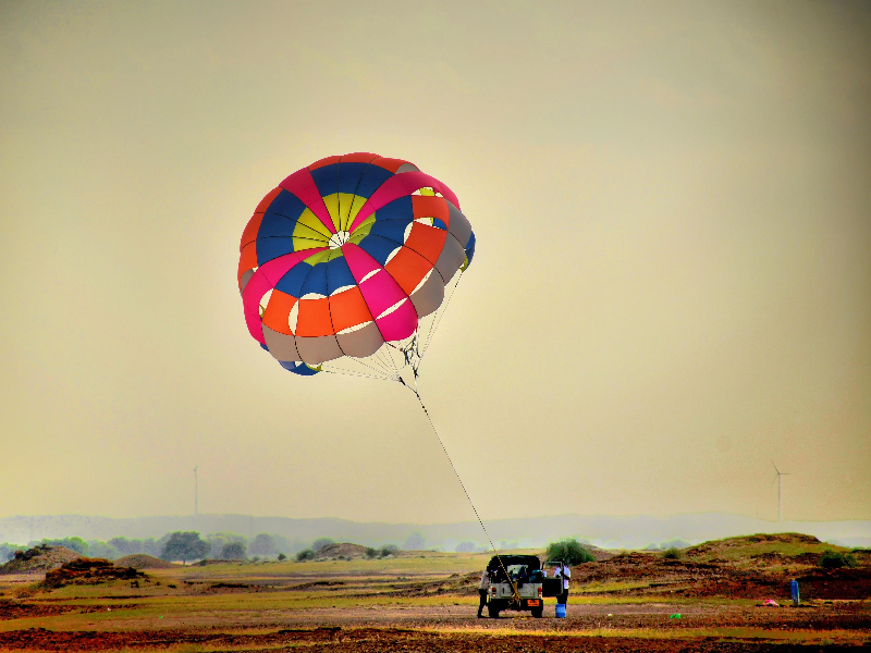 Parasailing in Jaisalmer